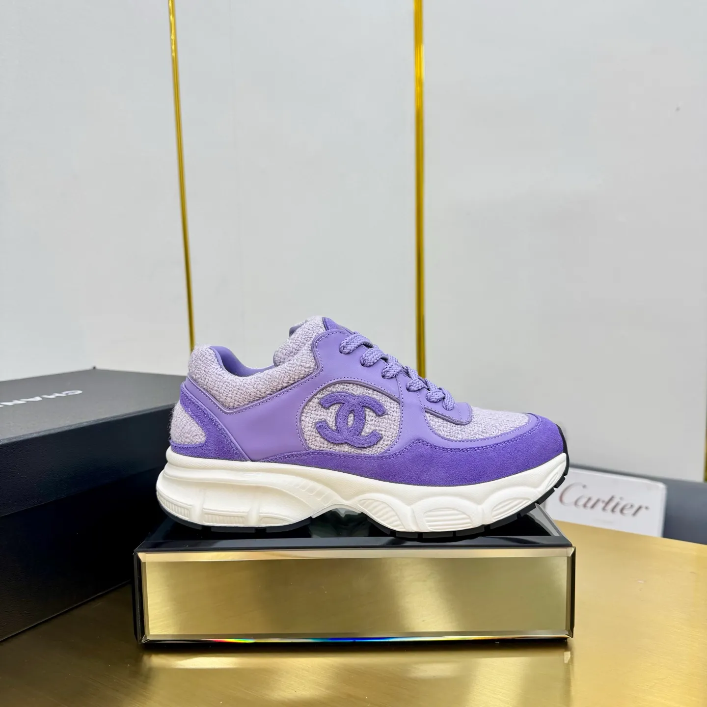 p700🐮🐮Upgraded version, upgraded version, upgraded version! No rebuttal accepted! ! ! ! Chanel Chanel dad shoes, couples' model for men and women - 2025 top casual sneakers in the counter. This classic design; the upper is electro-embroidered with various techniques; ❷The inner lining is made of: original Yangli + net ❸The outsole is based on: the original TPU combination outsole. The full set of boutique packaging for women 35–41